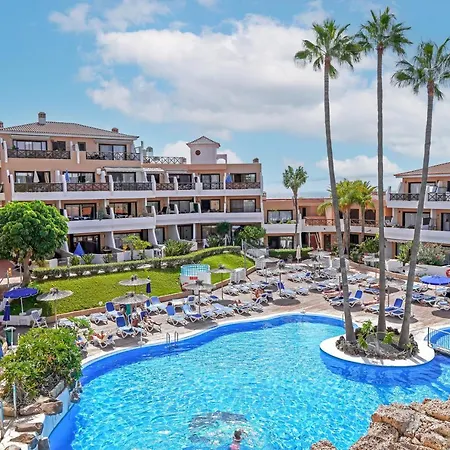 Dom wakacyjny Beautiful And Modern Flat With Pool And Terrace 2
